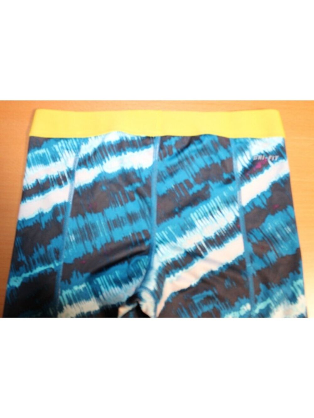 Nike Pro Dri-Fit Fitted Crop Capri Compression Leggings Tie-Dye Small 450861 - Picture 6 of 7